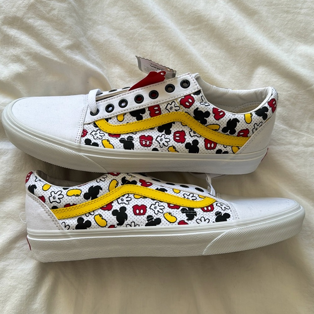 Selling Vans size M10.5 or W12
